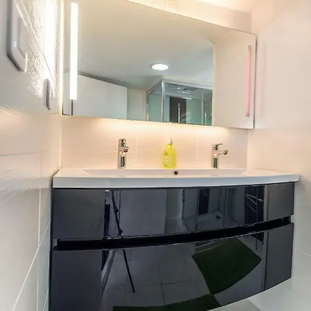 Au Bout Du Ponton * Brest